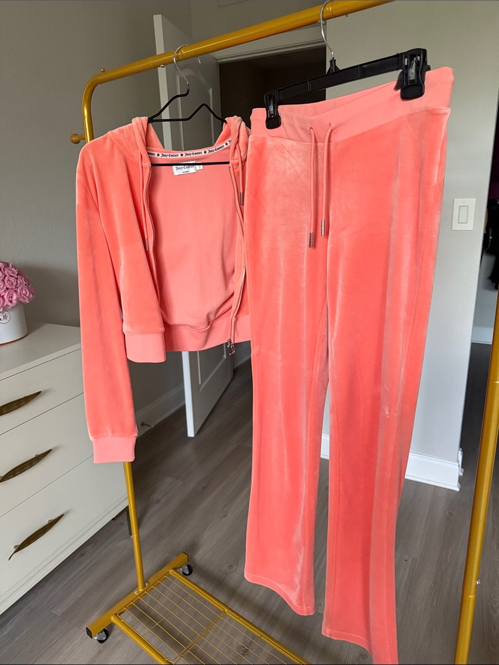 Juicy Couture Coral Pink Velour Rhinestone Logo Tracksuit Set - Picture 2 of 4